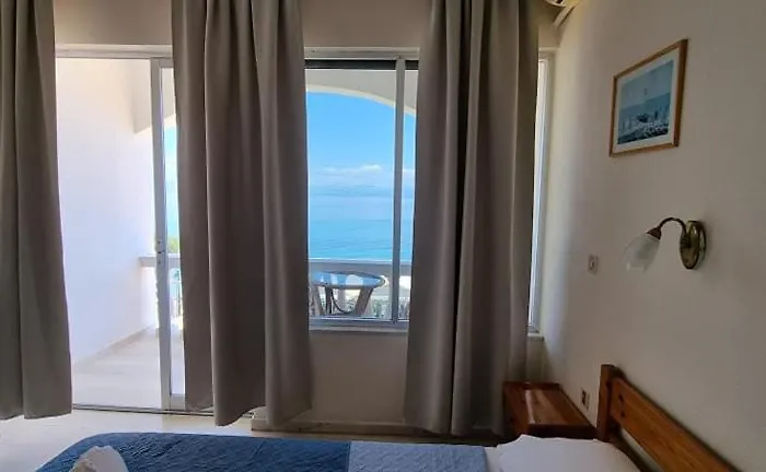 Ionian Mare Апарт-отель Агиос-Иоаннис-Перист