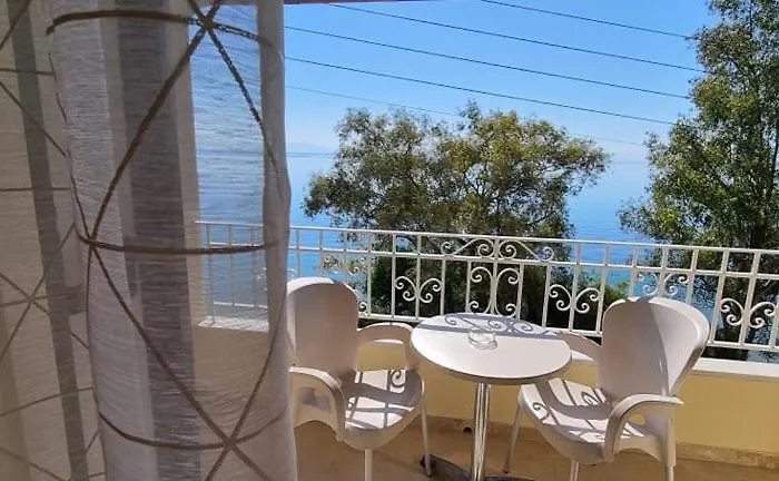 Ionian Mare شقة فندقية آغيوس يوانيس بيريستريون